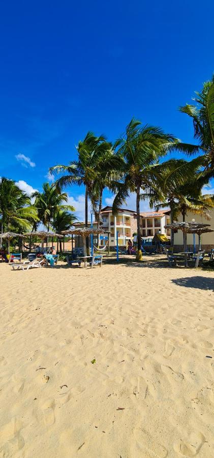 Hotel Brisa Dos Abrolhos Alcobaca Exterior photo