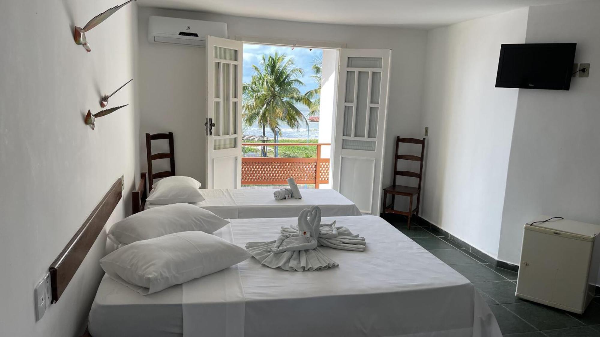 Hotel Brisa Dos Abrolhos Alcobaca Exterior photo